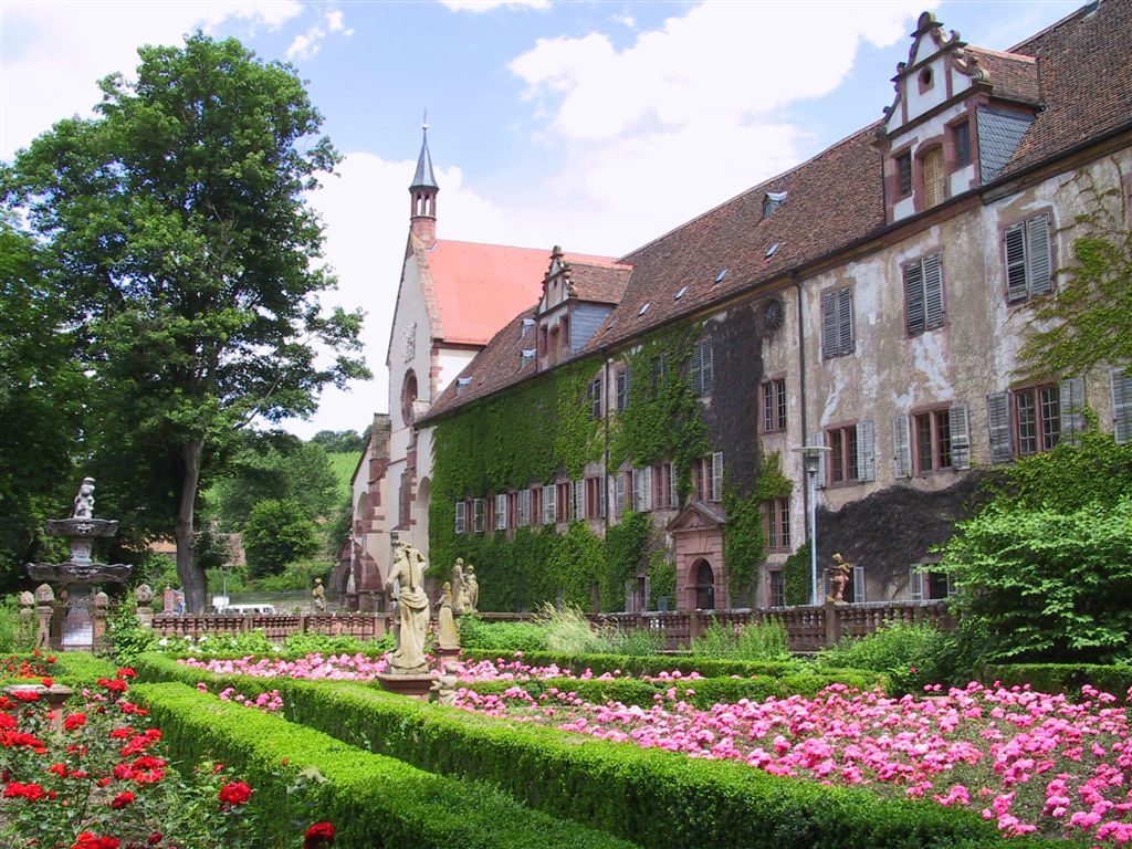 Bronnbach Kloster Außenansicht.jpg