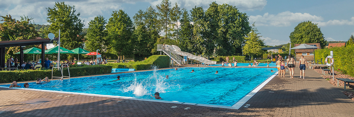 Schwimmbad Neubrunn-2020.jpg